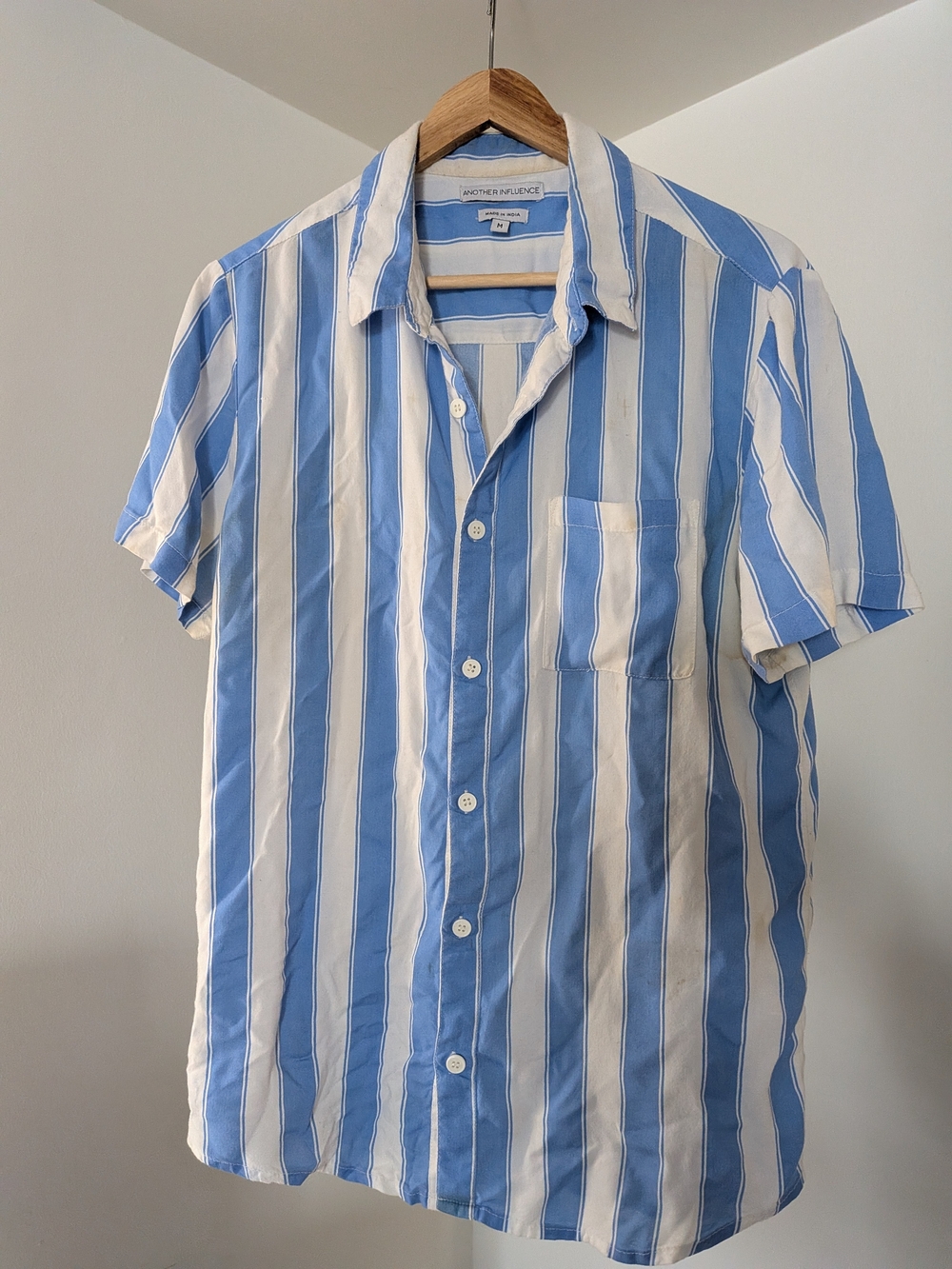 Men's Blue & White Vertical Stripe Short Sleeve Shirt